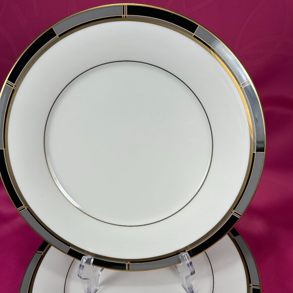 3 beautiful dinner plates. Noritake Japan 7722 Society Satin - Picture 2 of 6